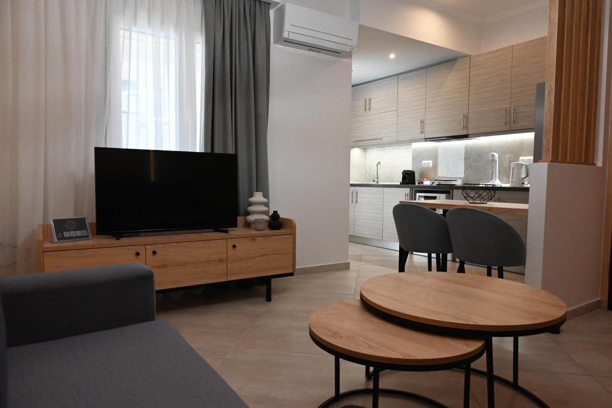 Mouson Luxury Suite With Free Private Parking Kavala Exterior photo
