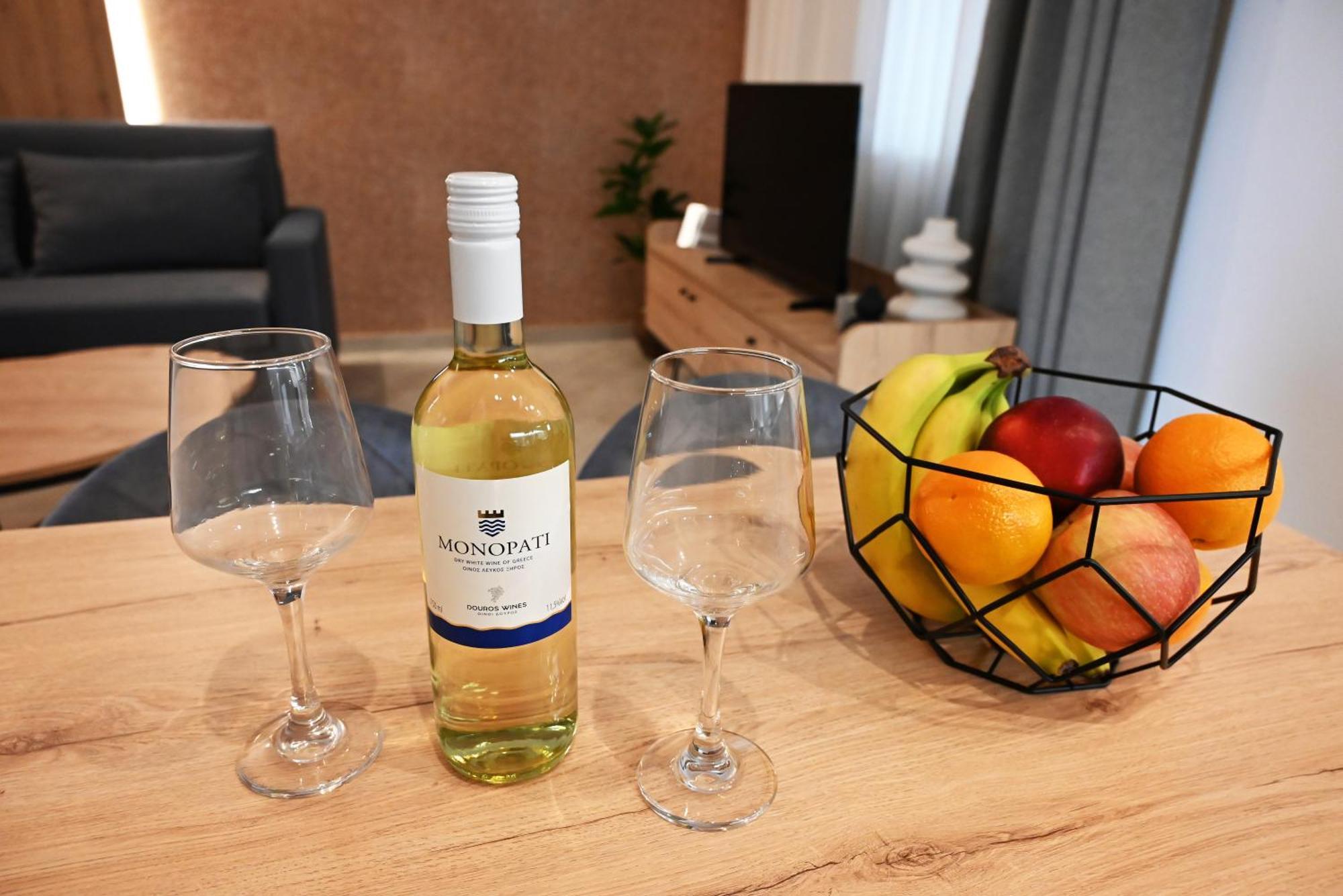 Mouson Luxury Suite With Free Private Parking Kavala Exterior photo